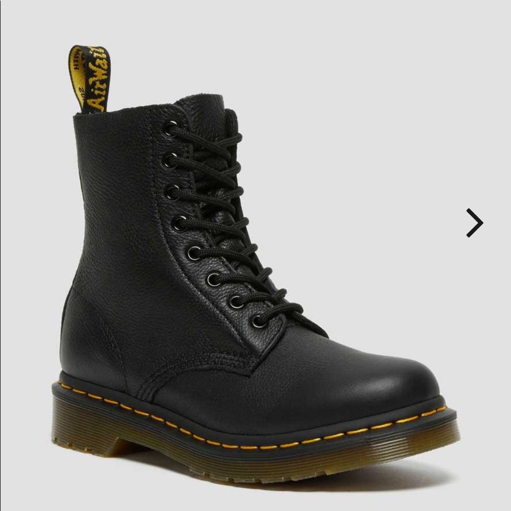 Dr. Martens 1460 Pascal Boots